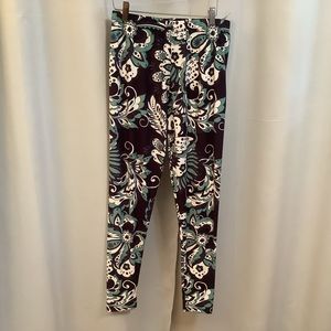 Leggings Women’s 12-20 Elastic Waistband Mint Paisley Pattern